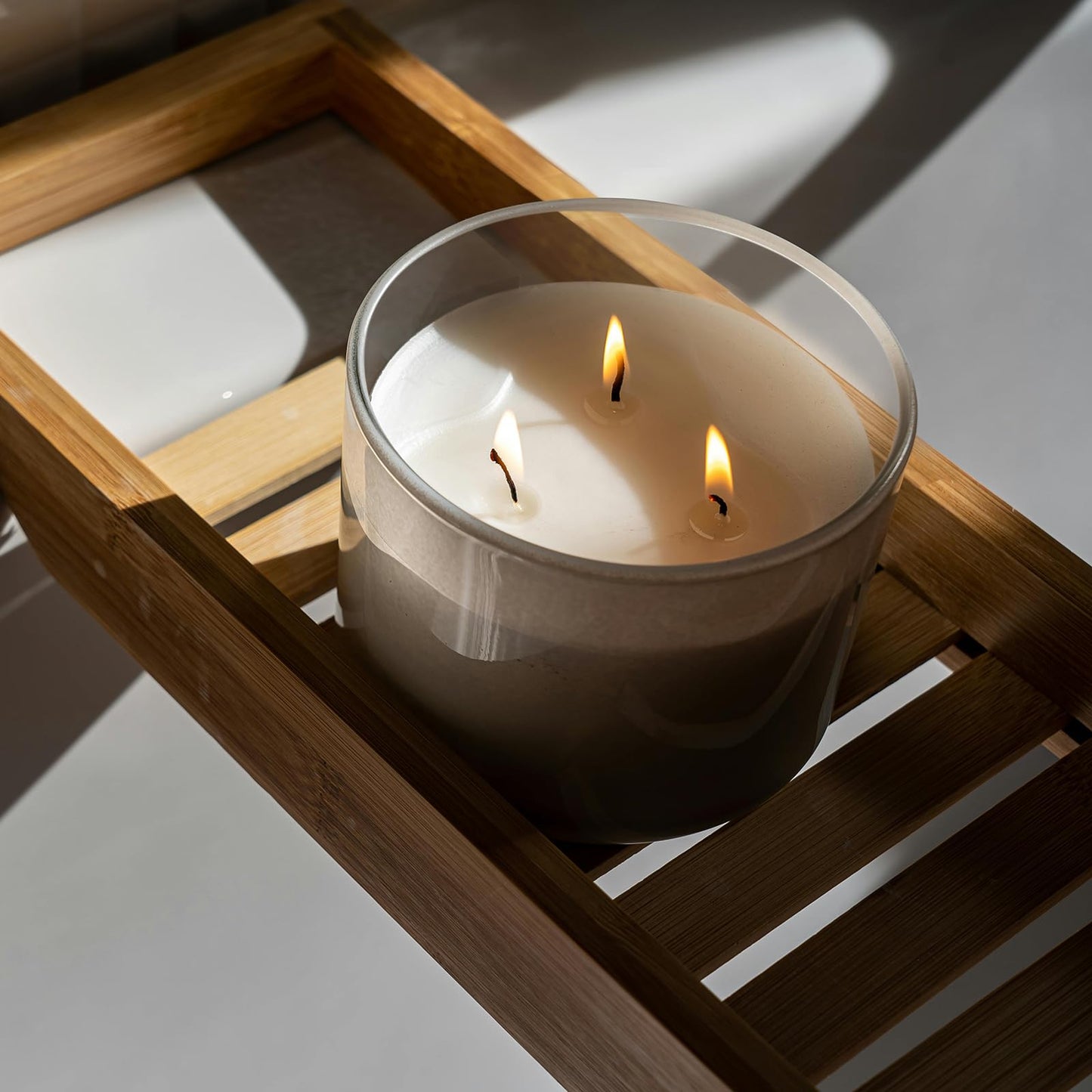 SHOWIN 18 OZ Thick Candle Jars for Making Candles 6 Pcs, Empty Jars with Wood Lids for Candle Making, Sample Container,Frosted White