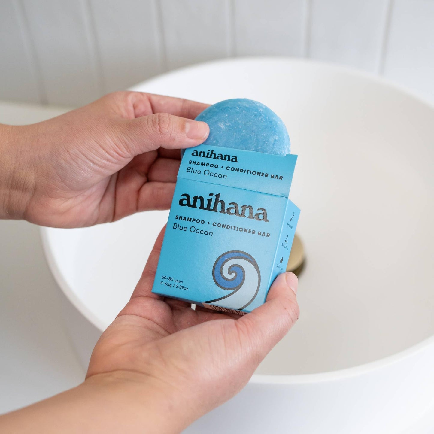 ANIHANA Shampoo Bar for Regular Normal Hair Clean Purifying Natural Healthy Look and Shine Paraben Free Manuka Honey and Almond 2.29 oz
