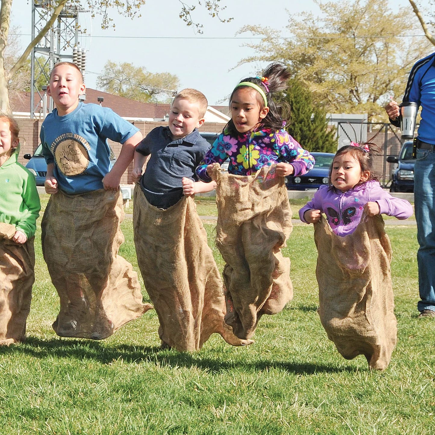 8 Pack Burlap Potato Sack Race Bags, 24"x40" Outdoor Lawn Games for Kids & Adults, Outside yard games for Birthday Party, Field Day Family Reunion, Carnival, Easter, Halloween, 4th of July
