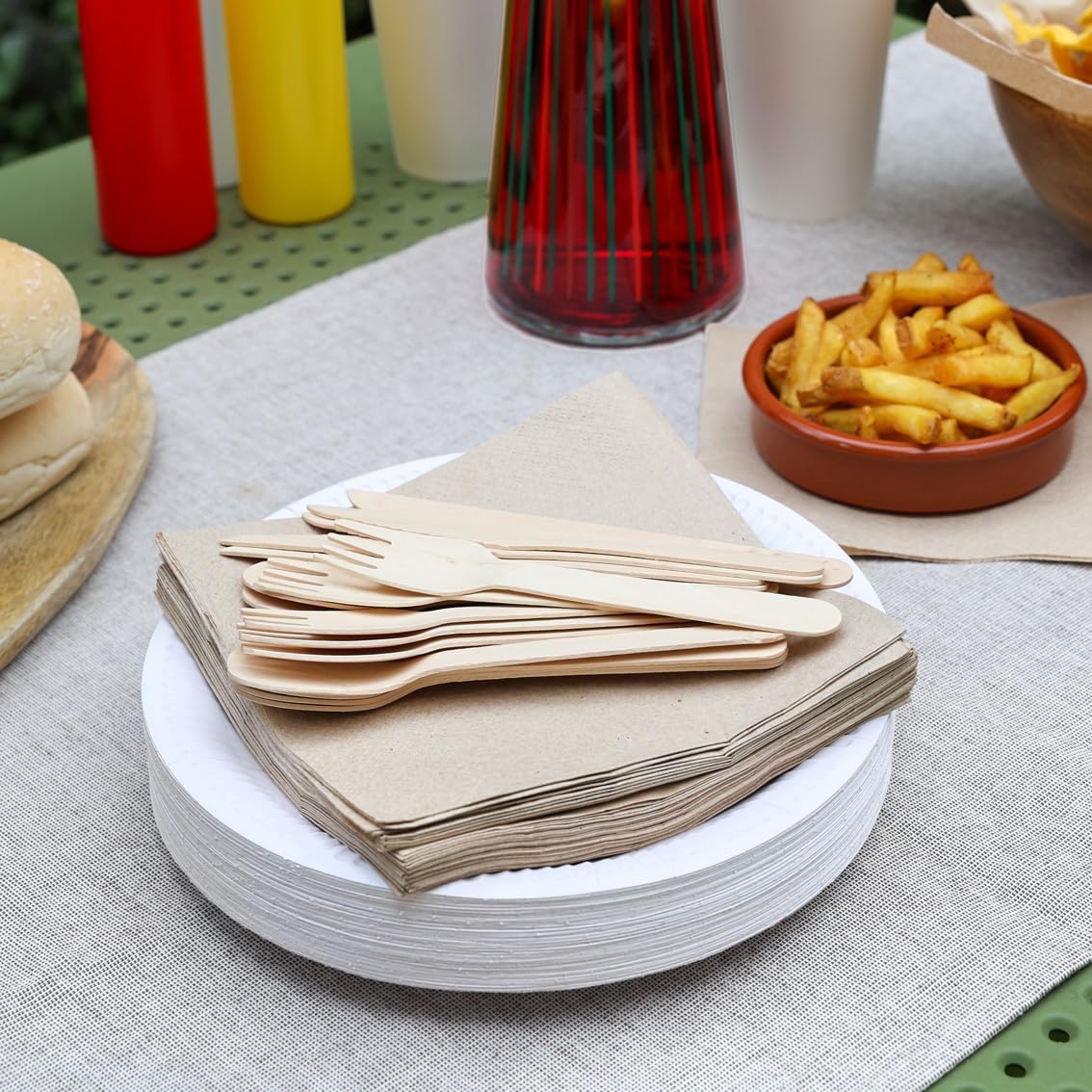TABLE KIND | Paquete de 100 servilletas de papel reciclado suave, servilletas desechables para fiestas, color marrón, catering y uso diario, sin blanquear, compostables, 2 capas, 33 cm