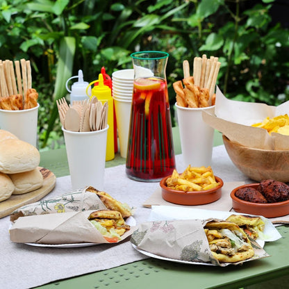 TABLE KIND | Paquete de 100 servilletas de papel reciclado suave, servilletas desechables para fiestas, color marrón, catering y uso diario, sin blanquear, compostables, 2 capas, 33 cm
