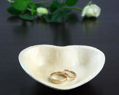 Waipur Platos Hoja de Palma Orgánicos - 25 Platos Desechables en Forma de Corazón - 10 cm - Vajilla Ecológica Premium, Estable, Natural y Biodegradable - Platos Cocktail Elegantes