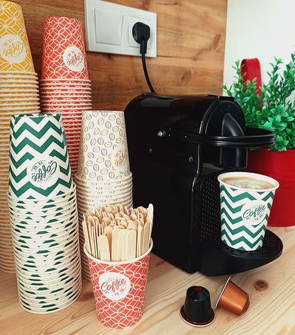 SARA 7 Onsaz,200 Multicolor Vasos de Cartón con Agitadores de Madera,Ecológicos y Desechables,Resistentes Al Calor, Ideales para Café,Té,Cumpleaños,Etc.